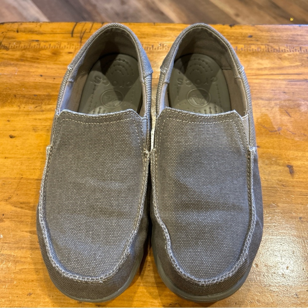 Crocs Santa Cruz Boys slip on loafers size J5 casual fabric shoes